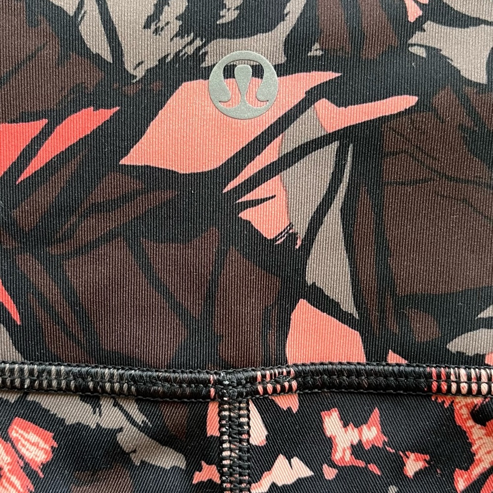 Luxtreme Lululemon Wunder Under Leggings size 4. High waist.